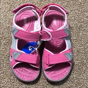 Brand NEW w/tags KHOMBU Velcro sandals for girls